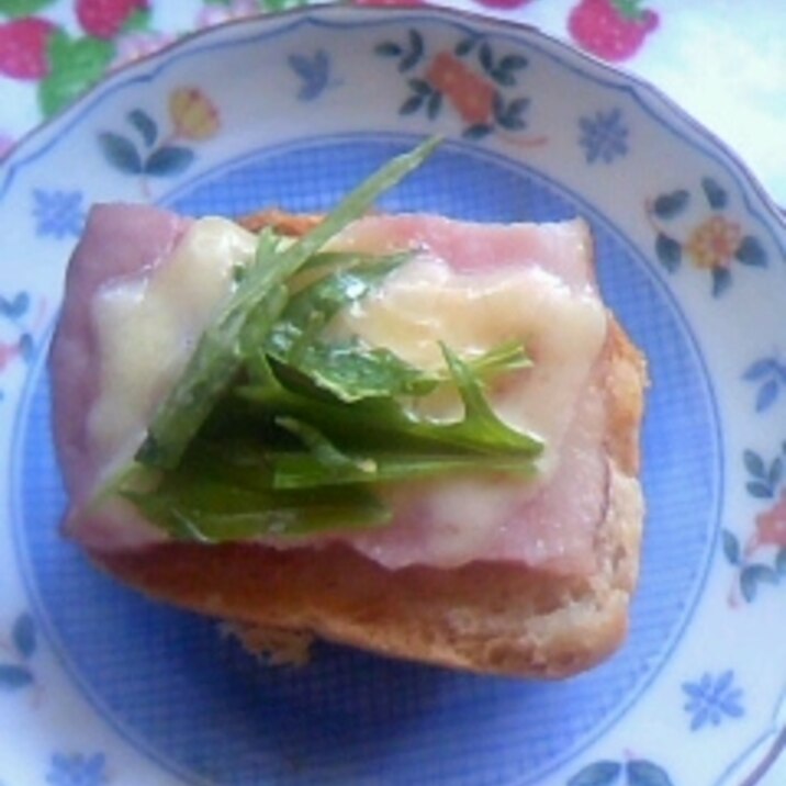 厚切りベーコンチーズ＆水菜☆フランスパン